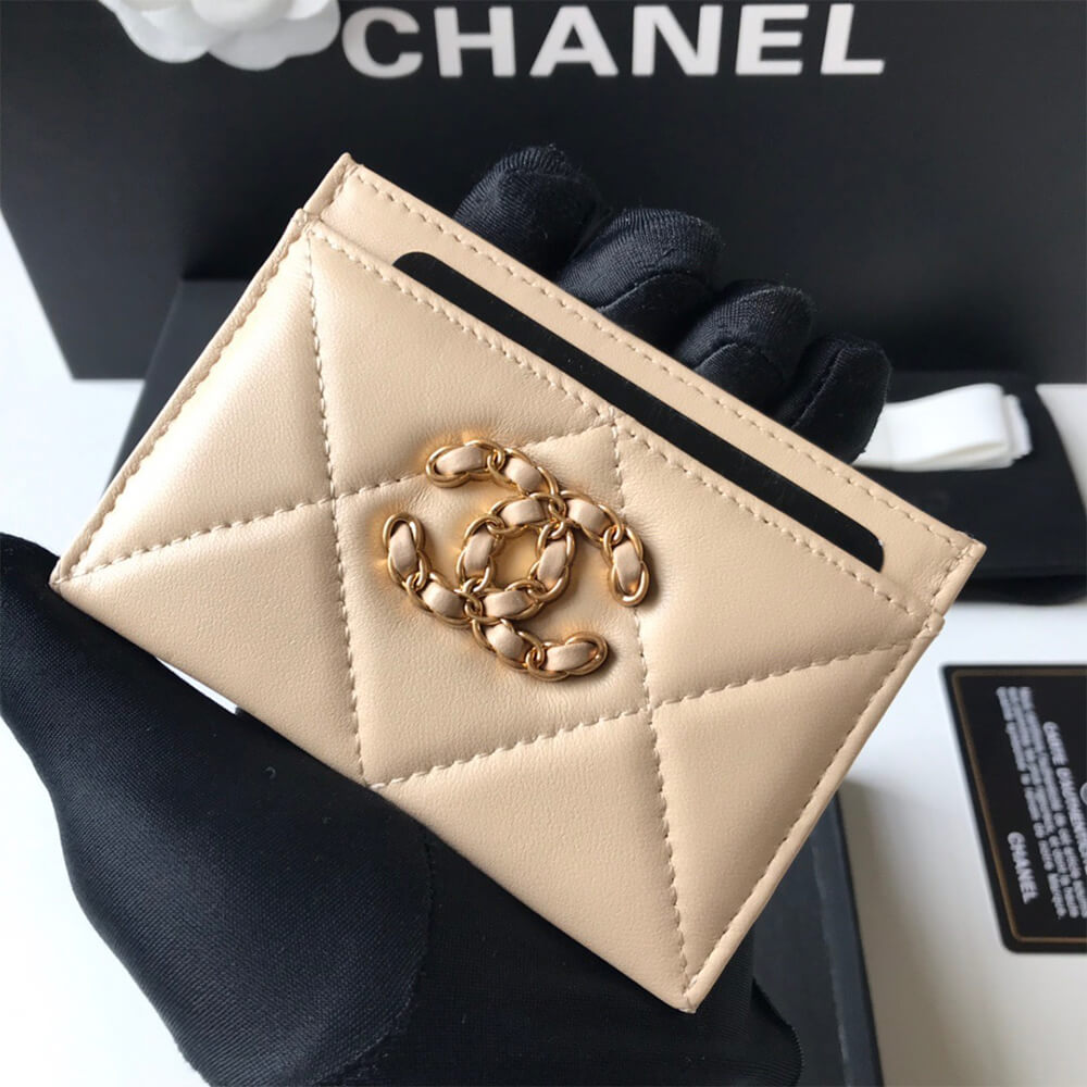 Chanel 19 CARD HOLDER