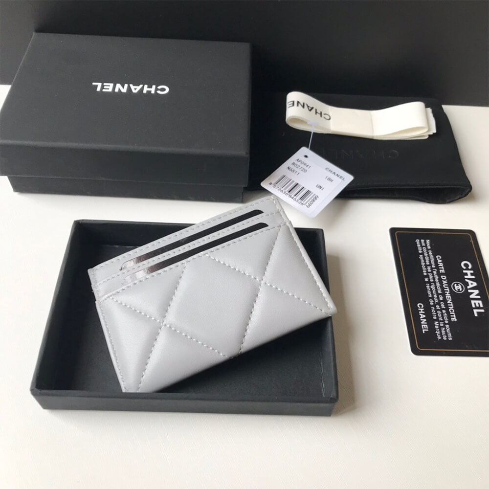 Chanel 19 CARD HOLDER