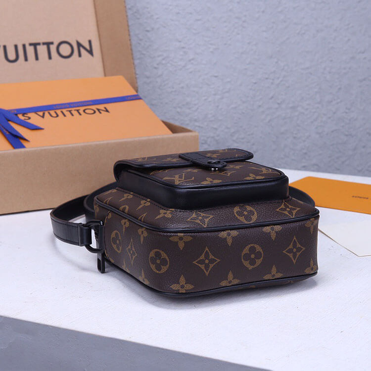 Chanel SMALL FLAP BAG