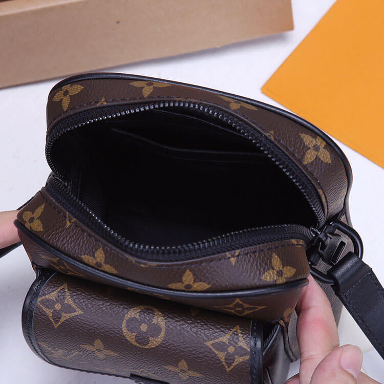 Chanel SMALL FLAP BAG