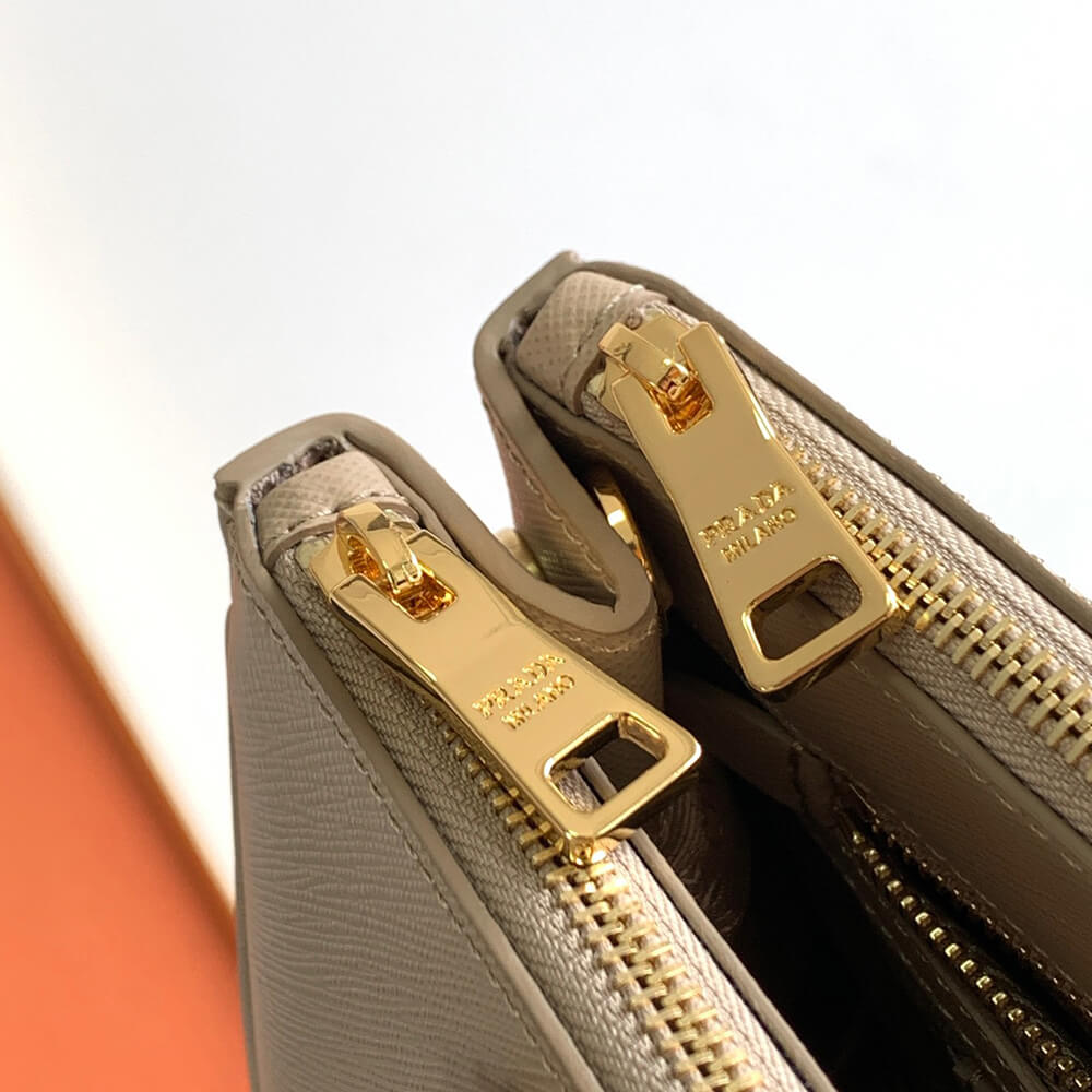 Medium Prada Galleria Saffiano leather bag