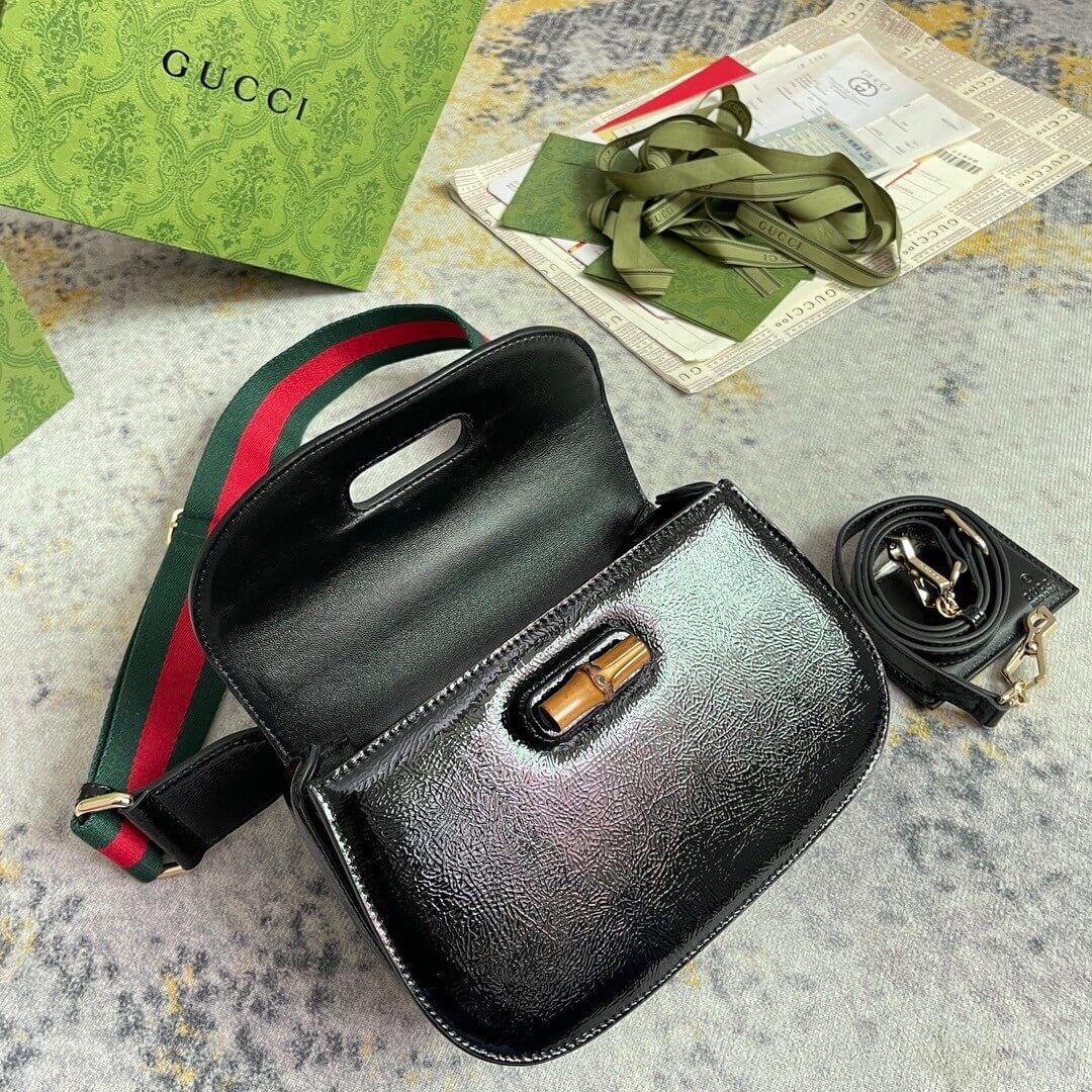 LV Liv Pochette