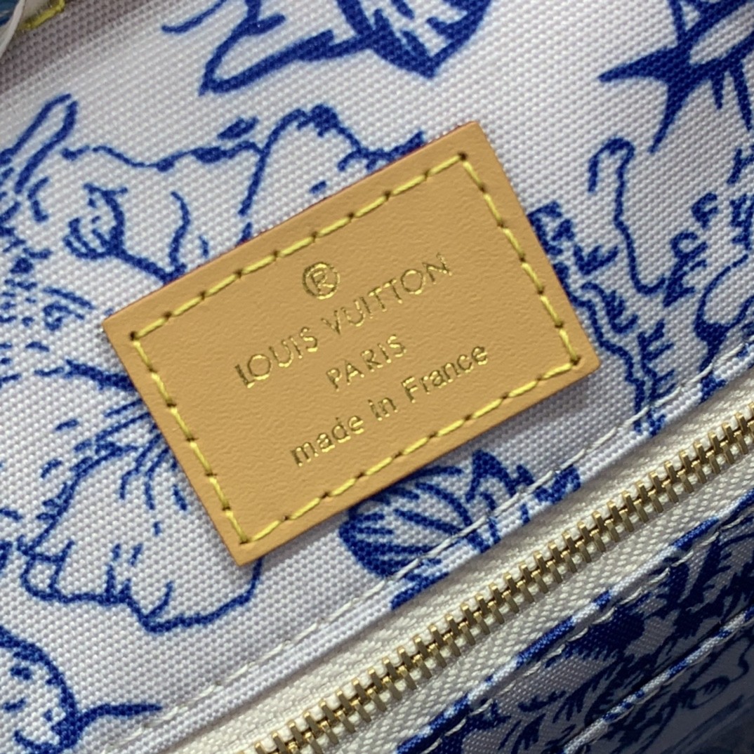 CHANEL Classic Double Flap Jumbo