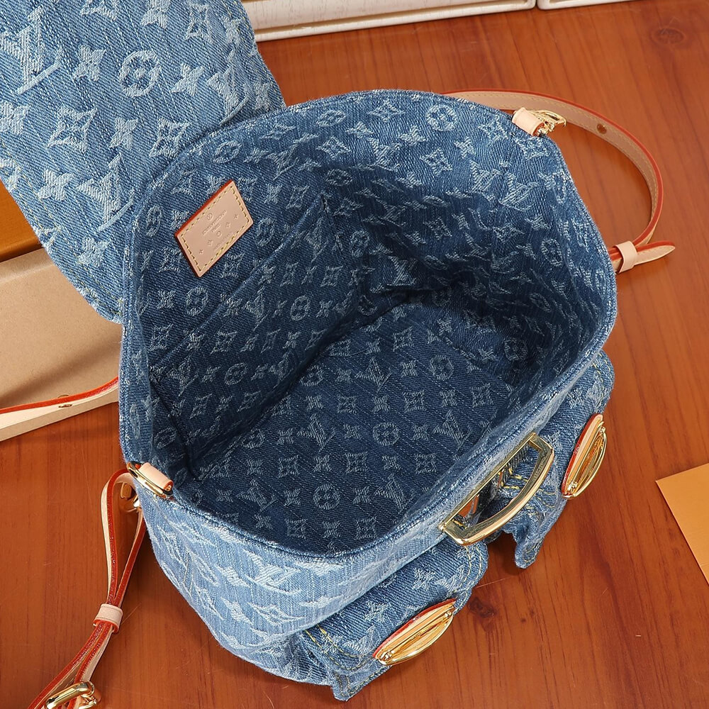 CHANEL BACKPACK(HIGH-END GRADE)