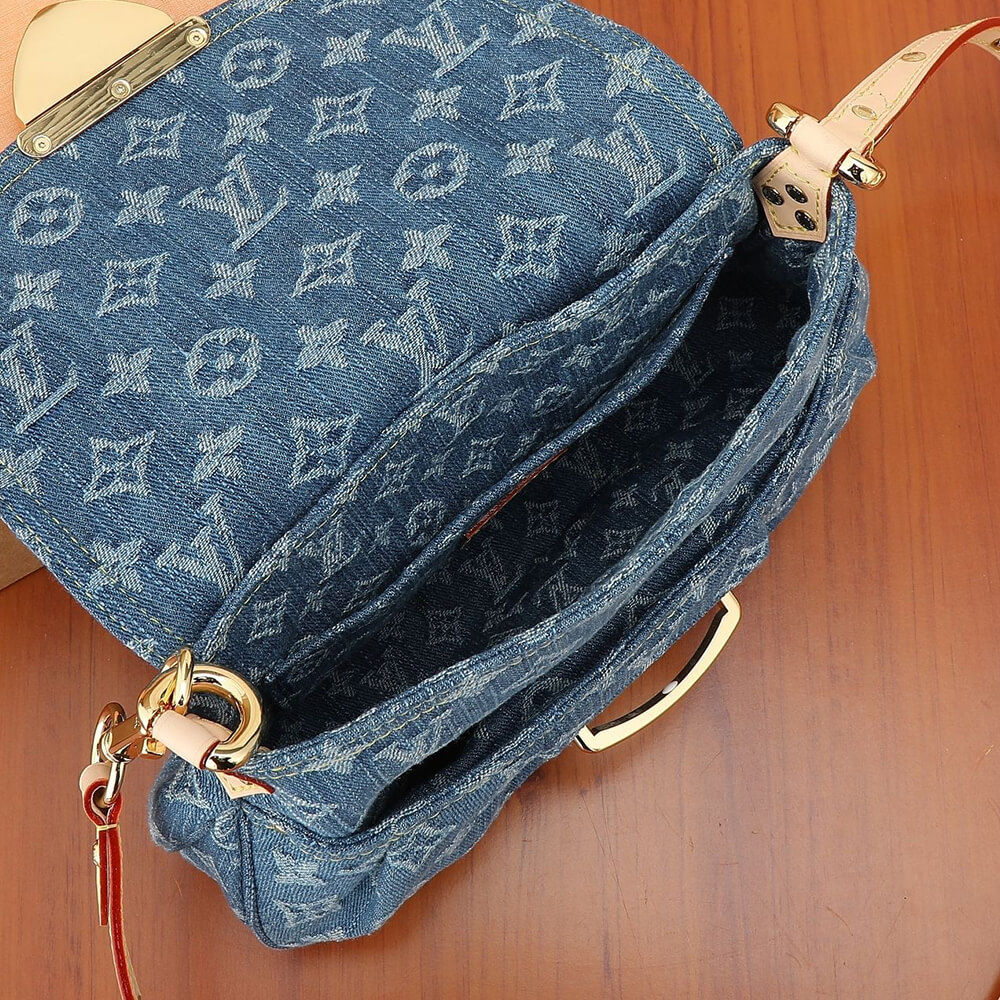 CHANEL BACKPACK(HIGH-END GRADE)