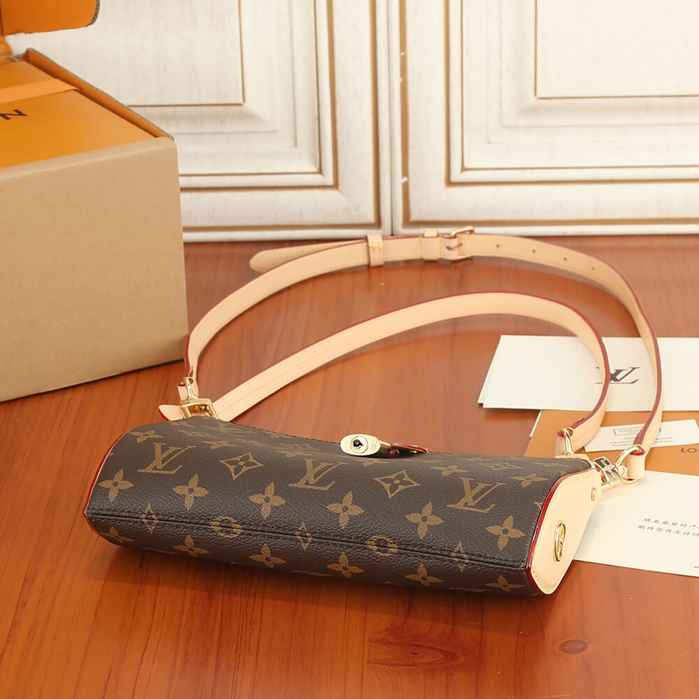 LV Pochette Tirette