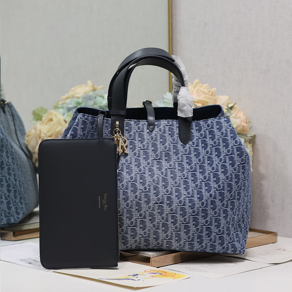 LARGE BOY CHANEL HANDBAG(HIGH-END GRADE)