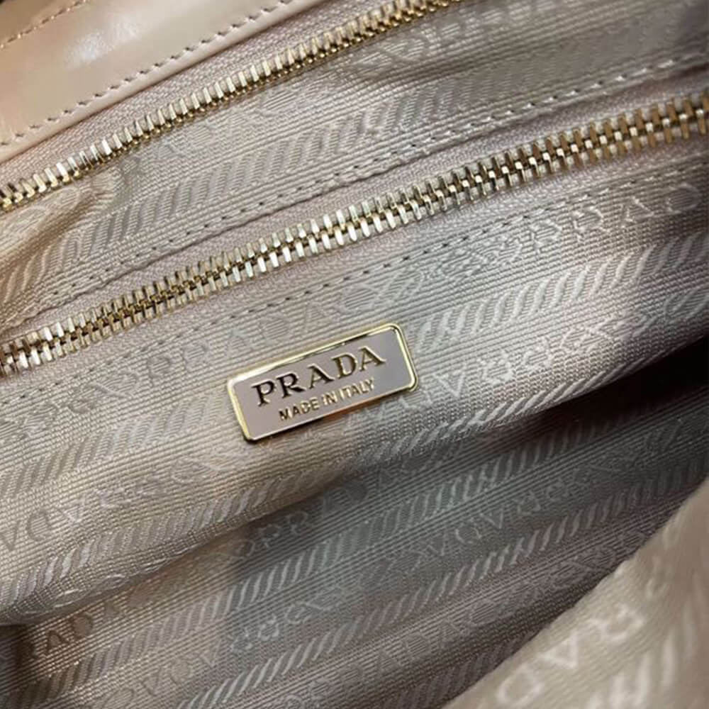 Prada Medium leather handbag(high-end grade)