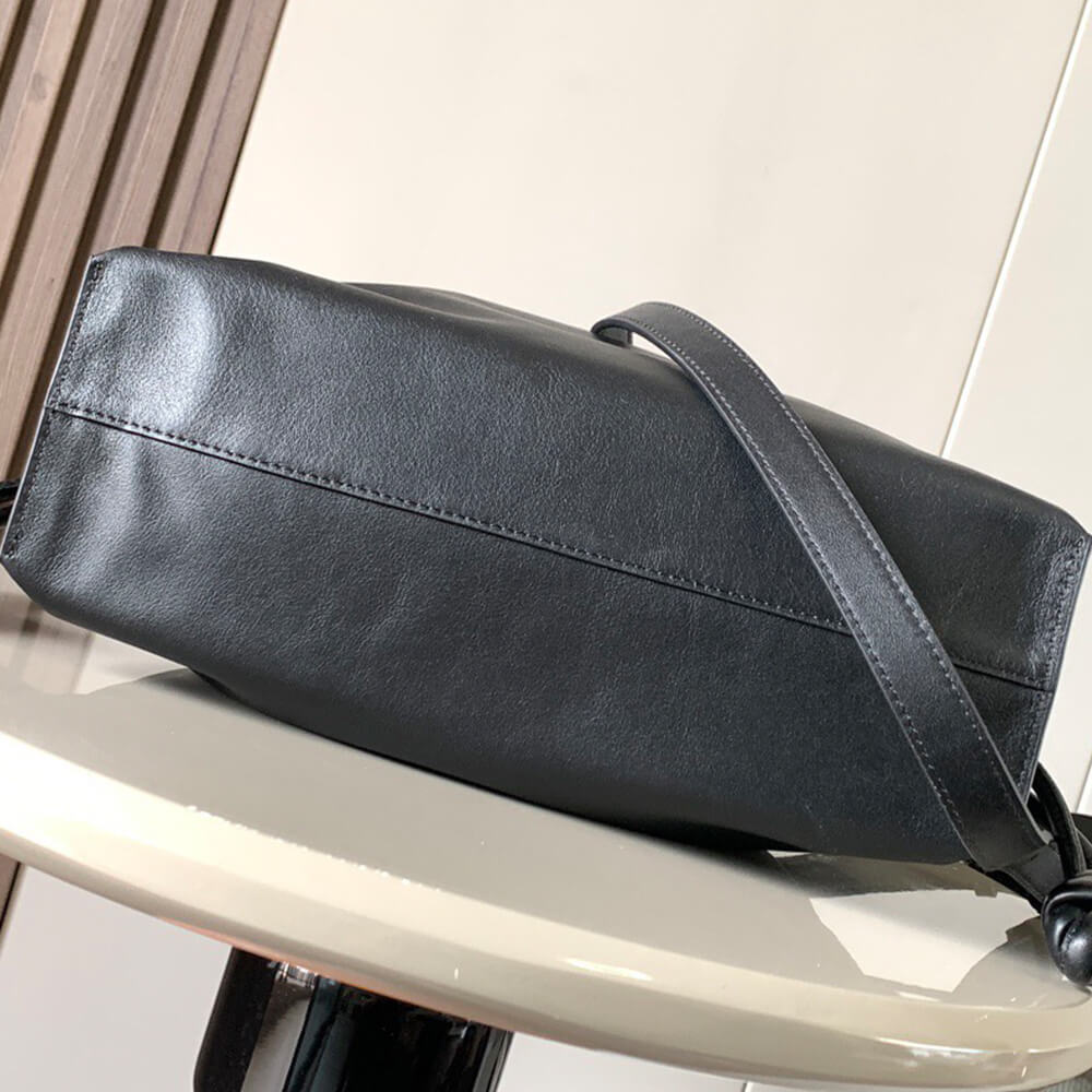 LOEWE Medium Flamenco clutch in nappa calfskin(HIGH-END GRADE)