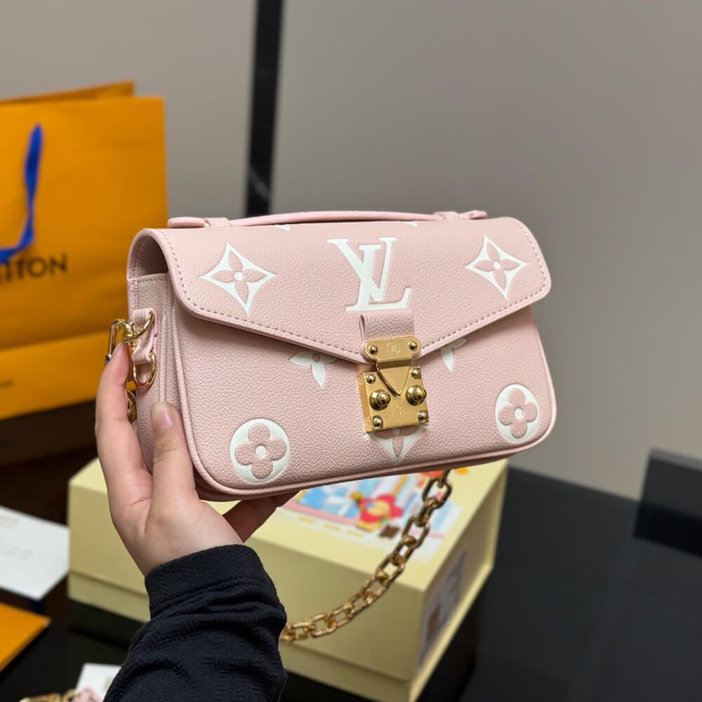 LV Pochette Métis East West